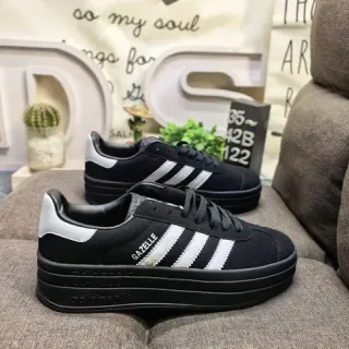 Adidas Gazelle काला और सफेद लाइफस्टाइल स्नीकर