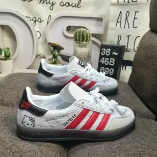 Adidas Gazelle सफेद लाल काला Hello Kitty जीवनशैली स्निकर्स
