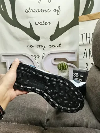 Adidas Gris Noir Rayures Triples Panneau Latéral Partie Supérieure en Matériau Mixte Chaussures Lifestyle 4