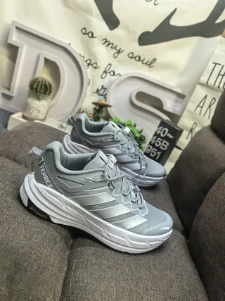 Adidas Gray Silver Mesh Upper Three-Stripe Overlay Running Shoes 9