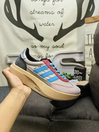 Adidas Gray White Low-Top Platform Sole Lifestyle Sneakers 15