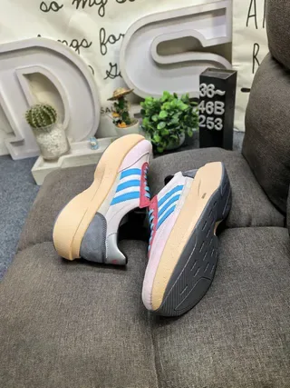 Adidas Gray White Low-Top Platform Sole Lifestyle Sneakers 16