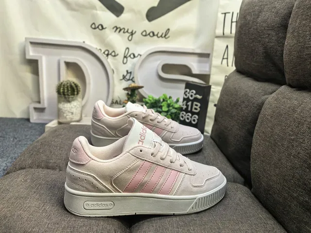 Adidas Gray Yellow Low-Top Three-Stripe Side Panel Lifestyle Sneakers 21