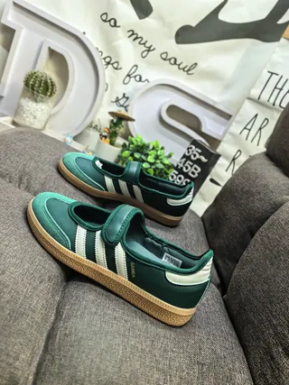Adidas Green White Laceless Velcro Strap Three-Stripe Side Panel Lifestyle Sneakers 7