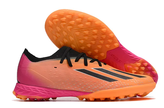 Adidas Chuteiras de futebol turf laranja e preto com upper de knit de corte baixo e sistema de amarração assimétrica 3