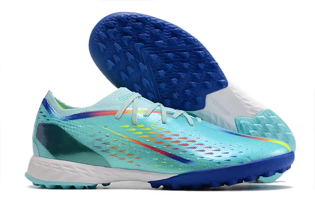 Adidas Chuteiras de futebol turf laranja e preto com upper de knit de corte baixo e sistema de amarração assimétrica 9