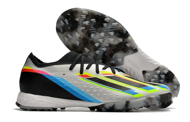 Adidas Chuteiras de futebol turf laranja e preto com upper de knit de corte baixo e sistema de amarração assimétrica 11