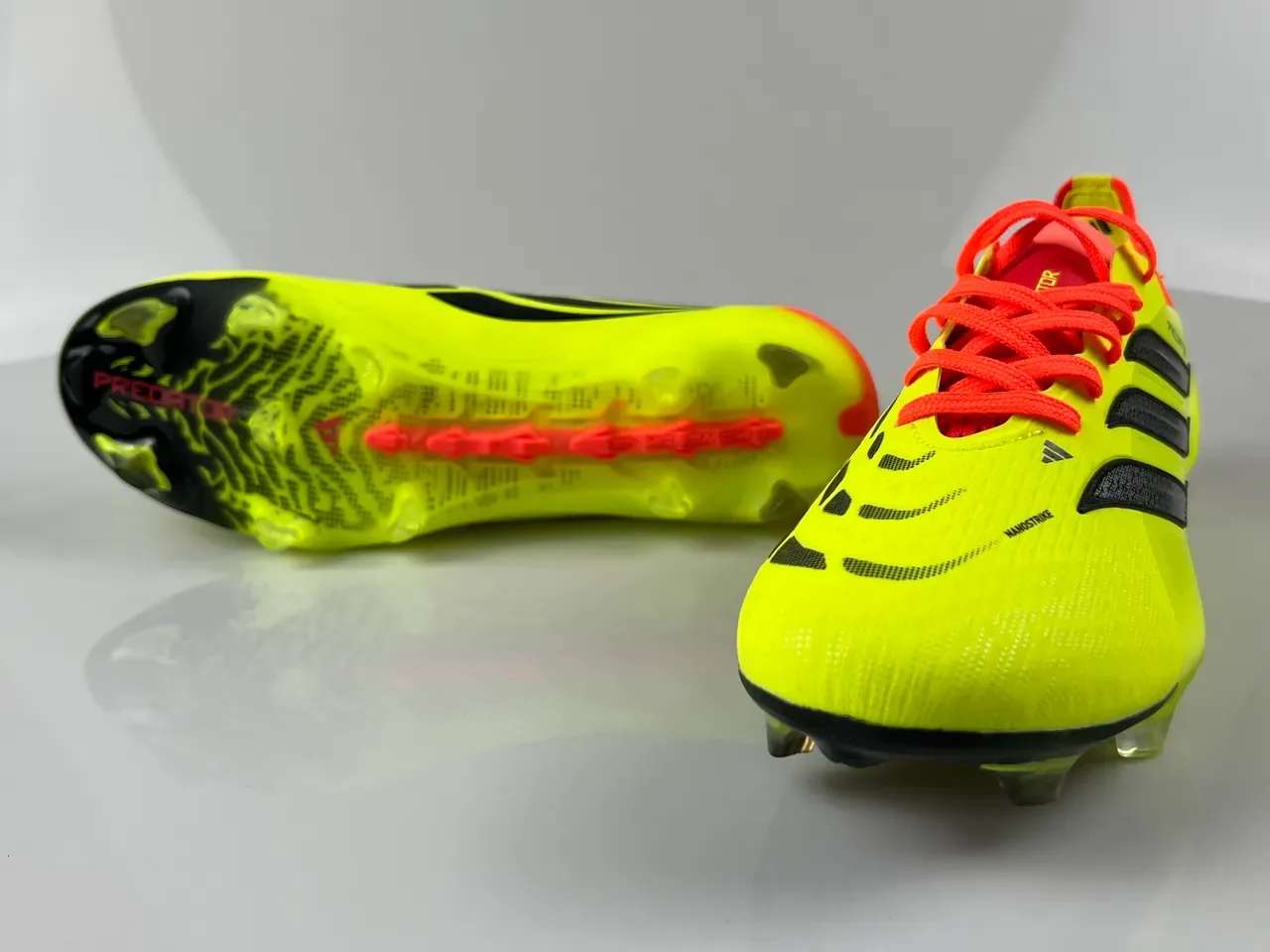 Adidas Predator Jaune Orange Néon Upper Accent Lacets et Col Chaussures de Football Terrain Ferme 8