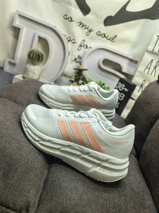 Adidas Repetitor Chaussures de course noires et cuivre 7