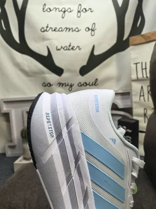 Adidas Repetitor Chaussures de course noires et cuivre 13