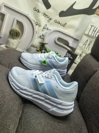Adidas Repetitor Chaussures de course noires et cuivre 17