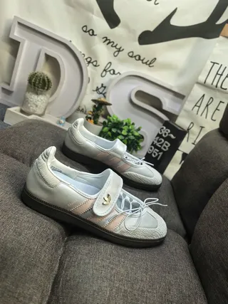 Adidas Samba Laceless Mary Jane Strap Lifestyle Sneakers 9