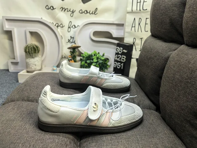 Adidas Samba Laceless Mary Jane Strap Lifestyle Sneakers 11