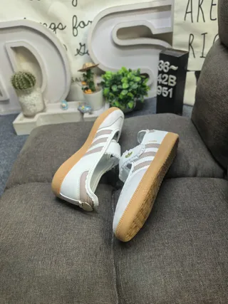 Adidas Samba Laceless Mary Jane Strap Lifestyle Sneakers 16