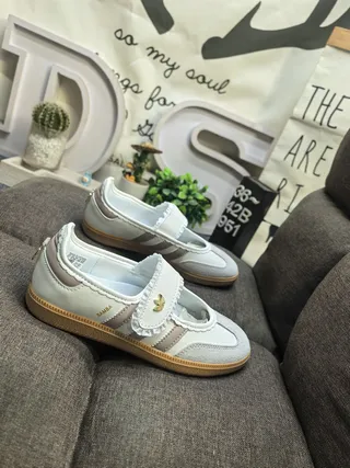Adidas Samba Laceless Mary Jane Strap Lifestyle Sneakers 19