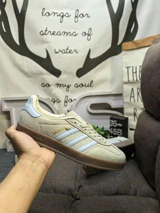 Adidas Samba OG 米色和浅蓝色生活休闲鞋 5