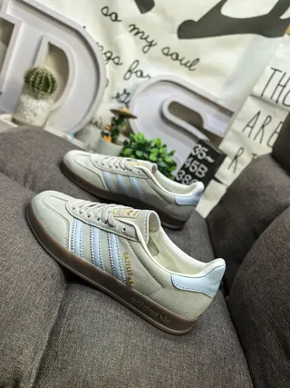 Adidas Samba OG 米色和浅蓝色生活休闲鞋 7