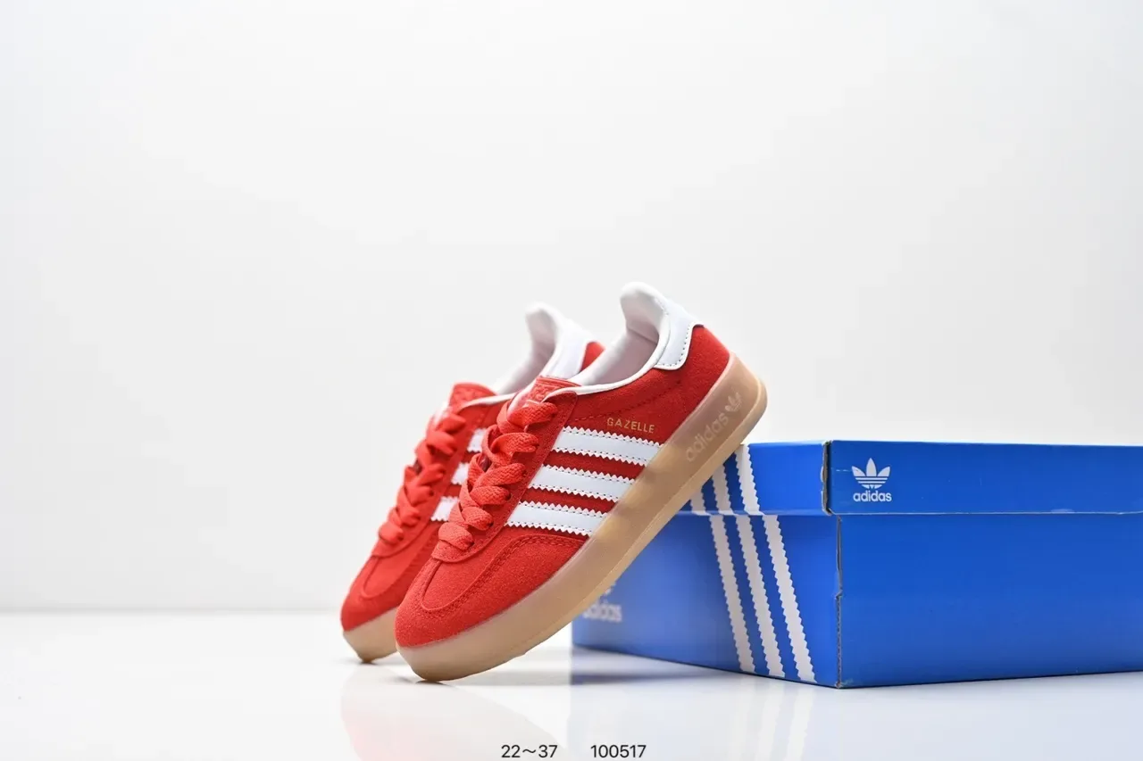 Adidas Samba OG Tênis Lifestyle Rosa e Azul Claro com Listras 21