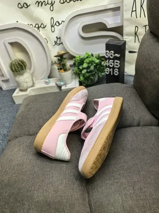 Adidas Samba गुलाबी और सफेद लाइफस्टाइल स्नीकर 6
