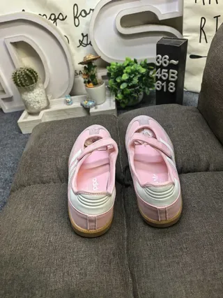 Adidas Samba गुलाबी और सफेद लाइफस्टाइल स्नीकर 8