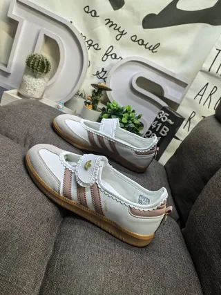 Adidas Samba Chaussures Mary Jane blanches roses sans lacets avec ourlet scalloped 7