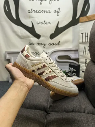 Adidas Spezial Zapatillas Lifestyle Marrón y Crema con estampado de vaca 5