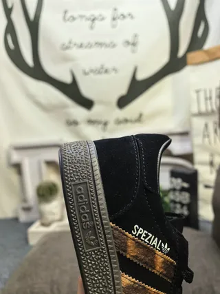 Adidas Spezial Zapatillas Lifestyle Marrón y Crema con estampado de vaca 13