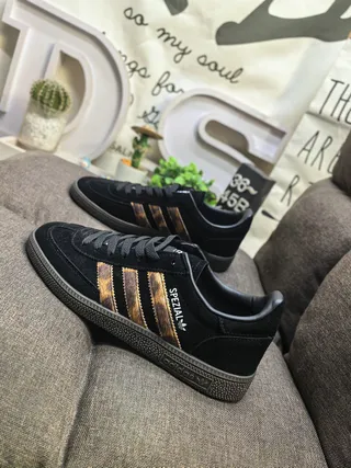 Adidas Spezial Zapatillas Lifestyle Marrón y Crema con estampado de vaca 17
