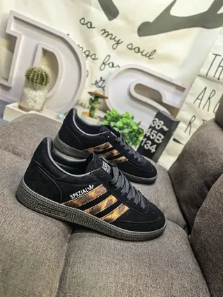 Adidas Spezial Zapatillas Lifestyle Marrón y Crema con estampado de vaca 19