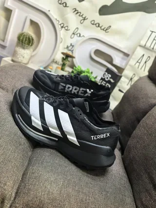 Adidas TERREX White Orange Mesh Upper Sculpted Midsole Lifestyle Sneakers 7