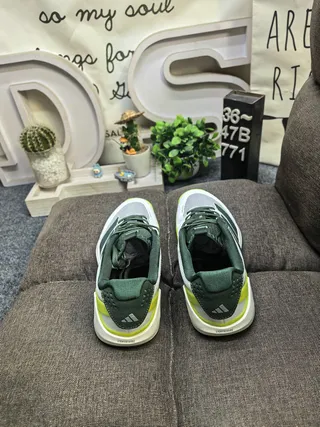 Adidas White and Green Three-Stripe Mesh Athletic Sneakers 8