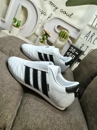 Adidas White Black Laceless Slip-On Quilted Toe Cap Sneakers 7