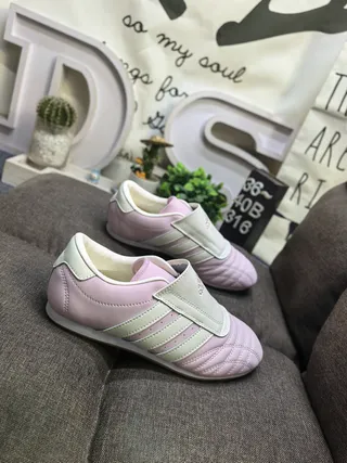 Adidas White Black Leather Upper Three-Stripe Side Panel Lifestyle Sneakers 9
