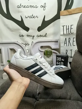 Adidas White Black Low-Top Suede-Textured Upper Lifestyle Sneakers 5