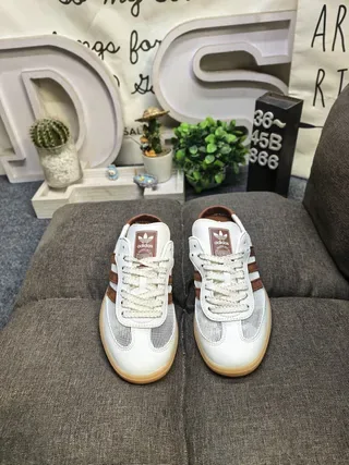 Adidas White Brown Laceless Slip-On Mesh Upper Lifestyle Sneakers 10