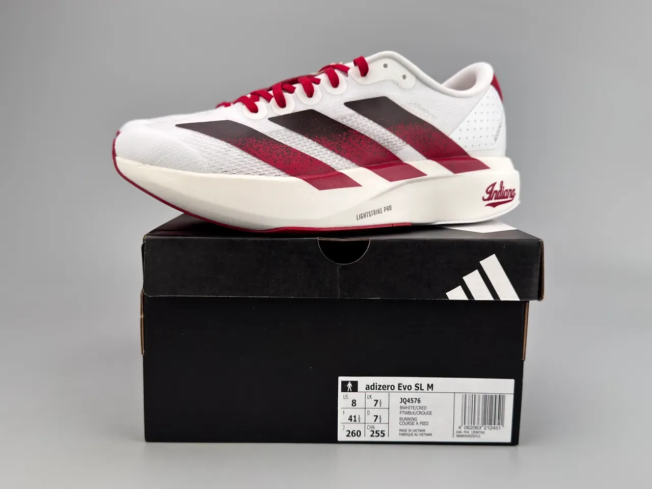 Adidas Chaussures de course blanches bordeaux mesh supérieur ingénieril design rayures dégradées marron à noir 2