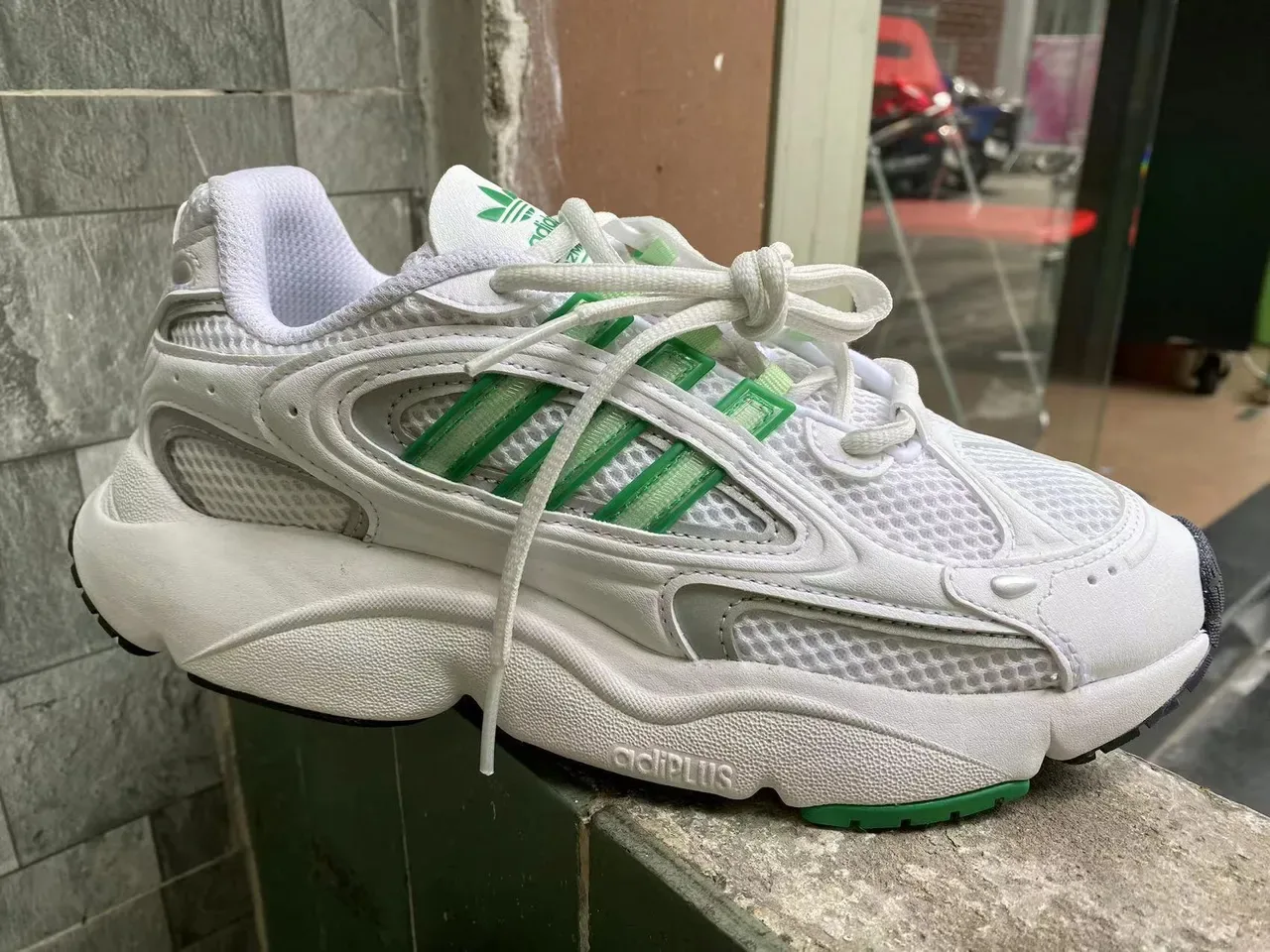 Adidas White Green Chunky Midsole Mesh And Synthetic Overlay Construction Lifestyle Sneakers 2