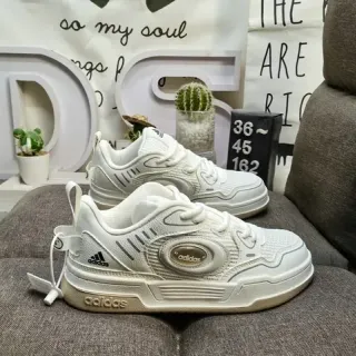 Adidas सफेद जाल जीवनशैली स्नीकर्स