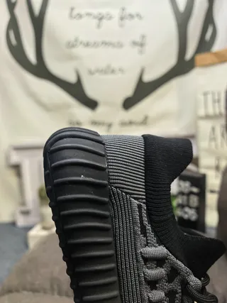 Adidas Yeezy Boost 350 V2 Zebra Lifestyle Sneakers 3