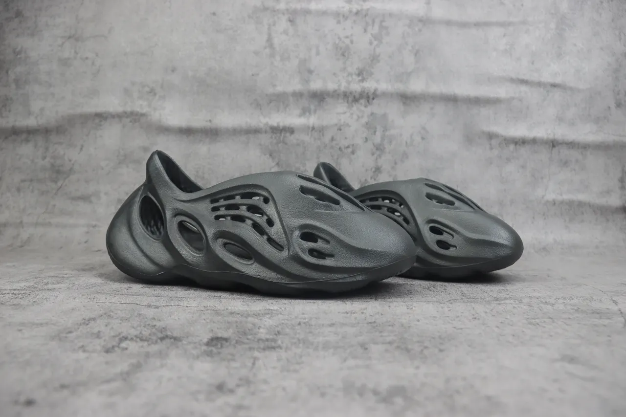 Adidas Yeezy Foam Runner Dark Gray Lifestyle Sneakers 3