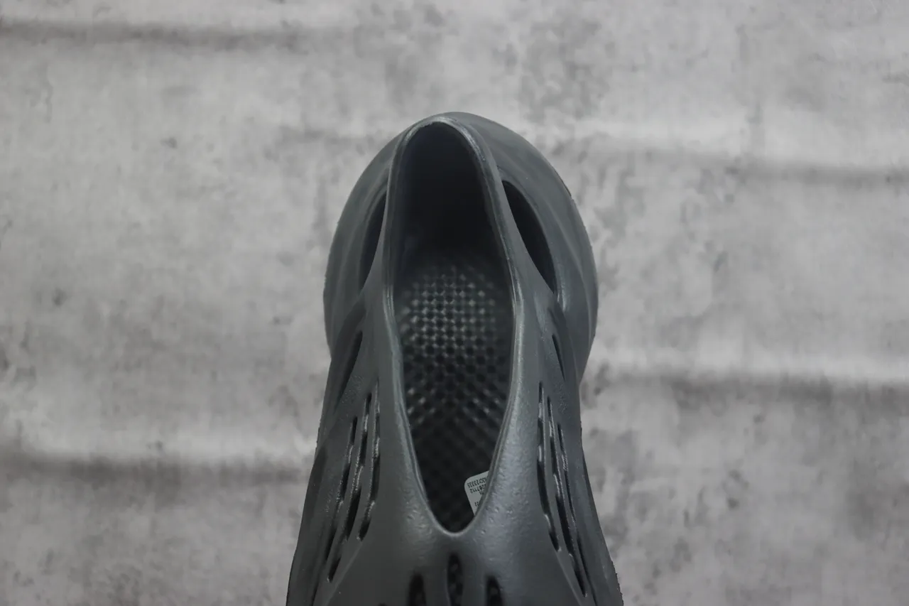 Adidas Yeezy Foam Runner Dark Gray Lifestyle Sneakers 4