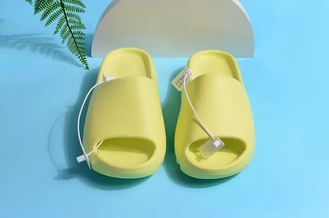 Adidas Yeezy Slide Sandales Apple Green Mate 4