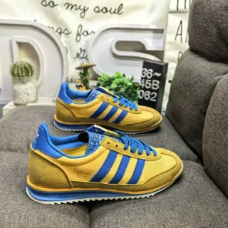 एडिडास पीली नीली Retro Runner Silhouette चमड़े और सिंथेटिक ऊपरी जीवनशैली स्नीकर्स