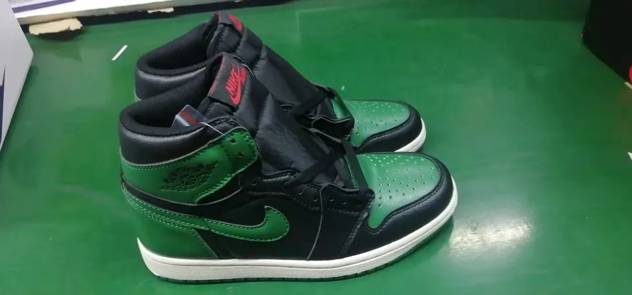 Air Jordan 1 Chaussures de Basket Noir Vert 2