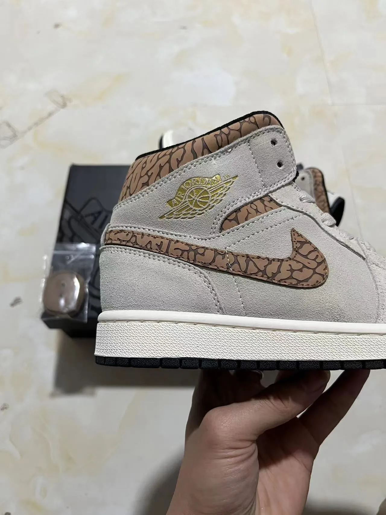 Air Jordan 1 High Beige Elephant Print Basketball Shoes 7