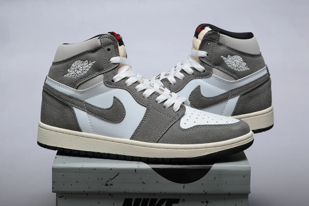Tênis de basquete Air Jordan 1 High Off-White dourado metálico 7