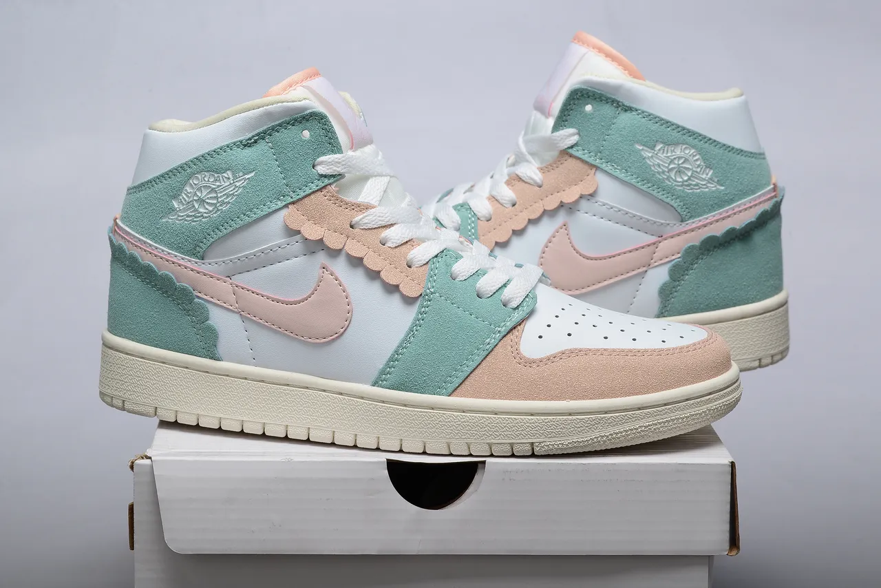 Tênis de basquete Air Jordan 1 High Off-White dourado metálico 13