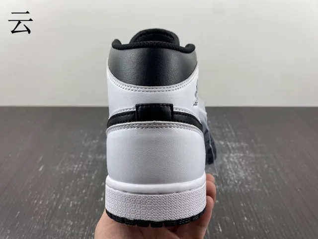 Air Jordan 1 High White Black Basketball Shoes 3