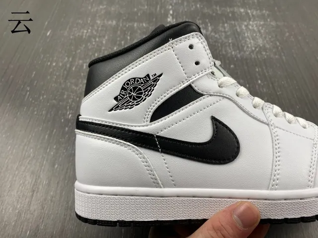 Air Jordan 1 High White Black Basketball Shoes 6