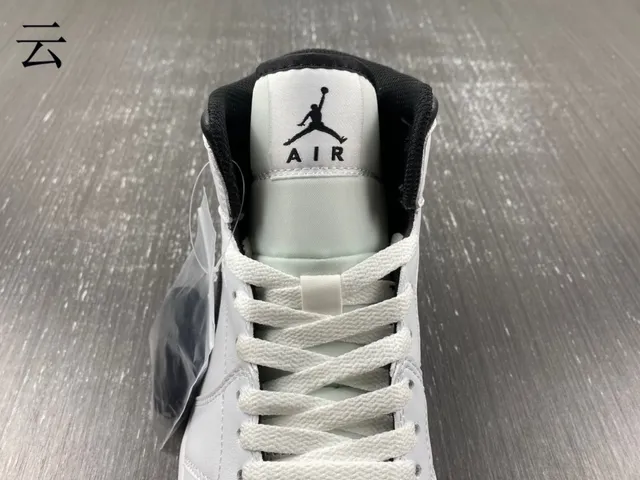 Air Jordan 1 High White Black Basketball Shoes 8